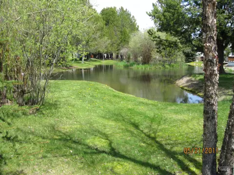 View/Area - 514 E13 Sawyer St #E13, Cascade, ID 83611 photo 3 of 3