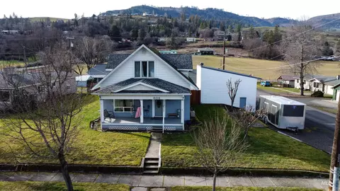 804 Maple St, Kamiah, ID 83536