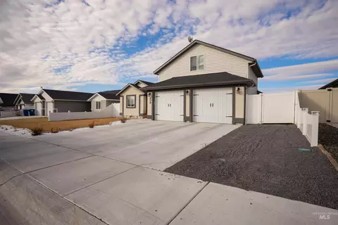 Exterior - 808 E Ave J, Jerome, ID 83338 photo 2 of 7