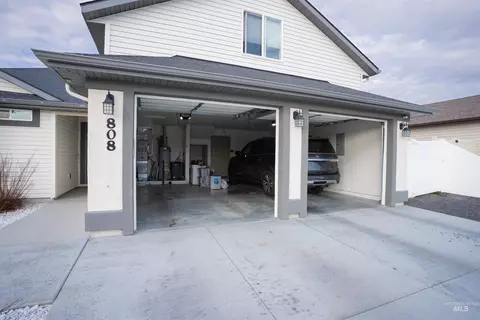 Exterior - 808 E Ave J, Jerome, ID 83338 photo 6 of 7