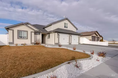 Exterior - 808 E Ave J, Jerome, ID 83338 photo 3 of 7