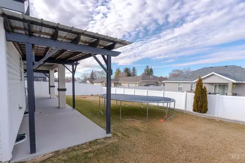 Exterior - 808 E Ave J, Jerome, ID 83338 photo 4 of 7