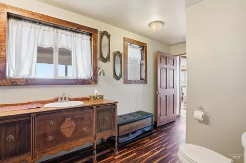 Bath - 1252 Mesa, Mesa, ID 83643 photo 1 of 5