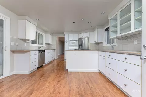 7208 W Cascade Dr, Boise, ID 83704
