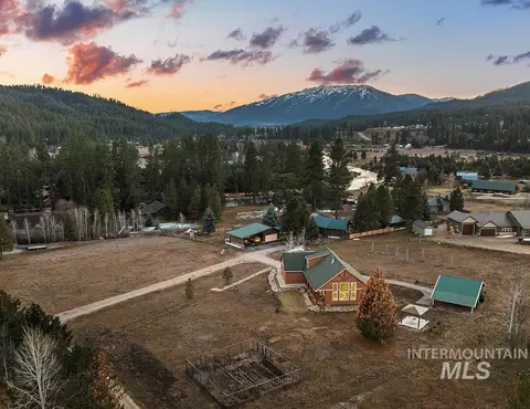 3 Boone Rd, Garden Valley, ID 83622