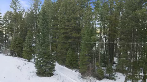 616-618 Teepee Dr, Cascade, ID 83611 photo 5