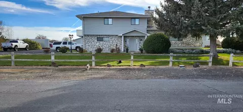 1027 Clear Creek Dr, Buhl, ID 83316