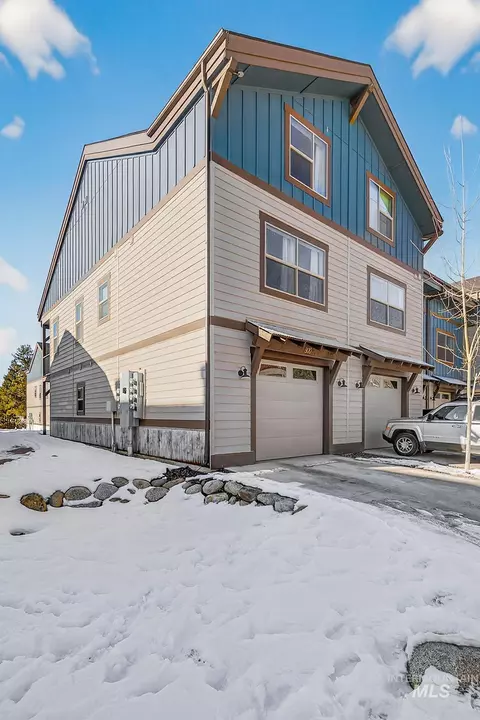 300 Broken Sage St, Mccall, ID 83638