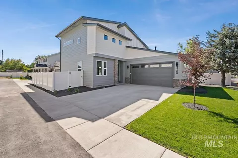 3752 Jackie Ln, Boise, ID 83704
