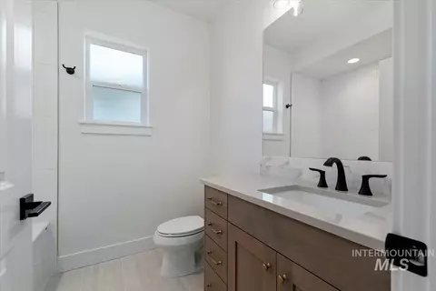 Bath - 6532 E Lucy Dr, Eagle, ID 83629 photo 4 of 6