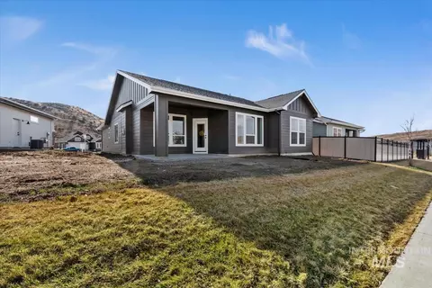 Exterior - 6532 E Lucy Dr, Eagle, ID 83629 photo 4 of 7
