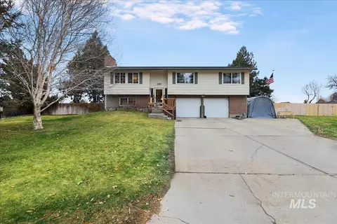 195 NW Carrie Cir, Mountain Home, ID 83647