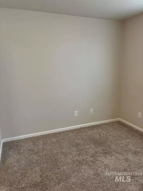 16439 N Driver St, Nampa, ID 83687