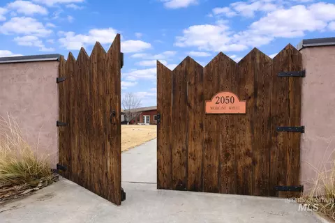 2050 E Medicine Wheel Ln, King Hill, ID 83633