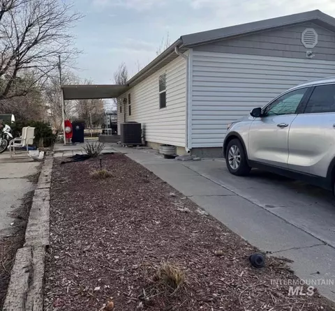 145 4th St, Hazelton, ID 83335