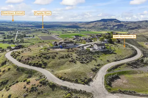 2044 Horseshoe Dr, Emmett, ID 83617