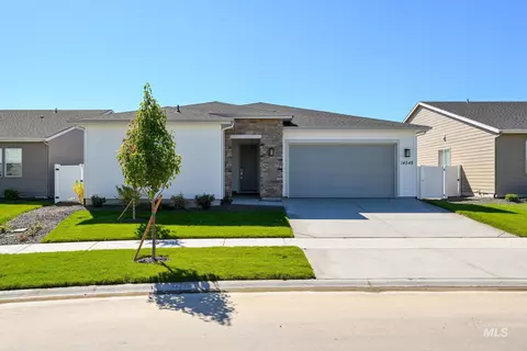 9119 W Moon River Dr, Star, ID 83669