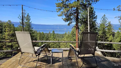 1618 Crown Point Pkwy, Cascade, ID 83611