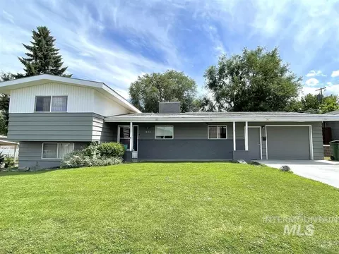 1036 SW 1st Ave, Ontario, OR 97914