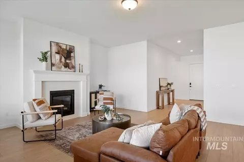 5182 W River Oaks Dr, Meridian, ID 83646
