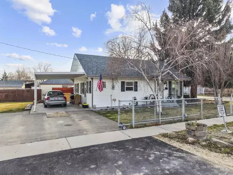 241 W Idaho Ave, Meridian, ID 83642