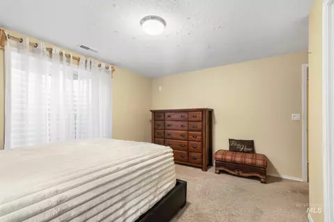 Bedroom - 733 Beta Cir, Twin Falls, ID 83301 photo 9 of 11