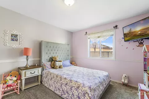 Bedroom - 733 Beta Cir, Twin Falls, ID 83301 photo 4 of 11