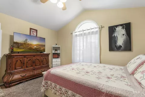 Bedroom - 733 Beta Cir, Twin Falls, ID 83301 photo 2 of 11