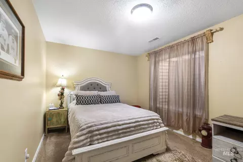 Bedroom - 733 Beta Cir, Twin Falls, ID 83301 photo 11 of 11
