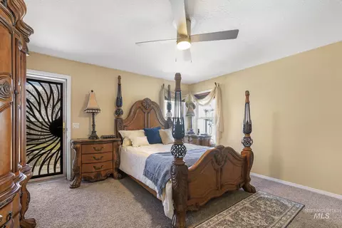 Bedroom - 733 Beta Cir, Twin Falls, ID 83301 photo 6 of 11