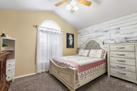 Bedroom - 733 Beta Cir, Twin Falls, ID 83301 photo 1 of 11
