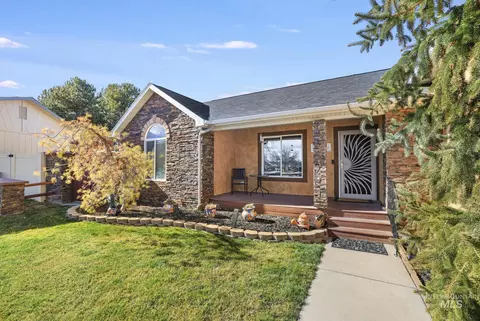 Exterior - 733 Beta Cir, Twin Falls, ID 83301 photo 2 of 17