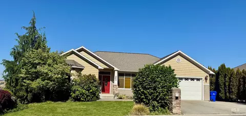 203 Reservoir Dr, Lewiston, ID 83501