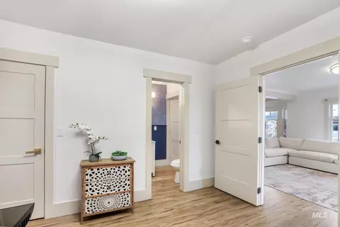 Entry Way - 661 2nd Ave N, Twin Falls, ID 83301 photo 2 of 3