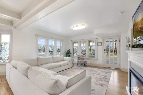 Living - 661 2nd Ave N, Twin Falls, ID 83301 photo 1 of 3