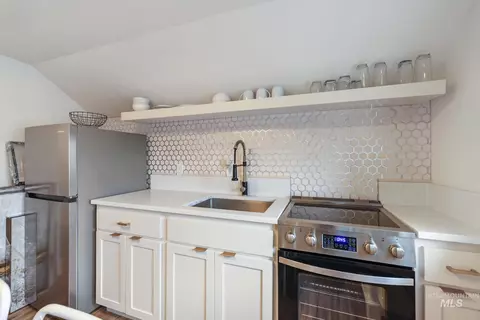 Kitchen - 661 2nd Ave N, Twin Falls, ID 83301 photo 7 of 7