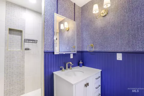 Bath - 661 2nd Ave N, Twin Falls, ID 83301 photo 1 of 6