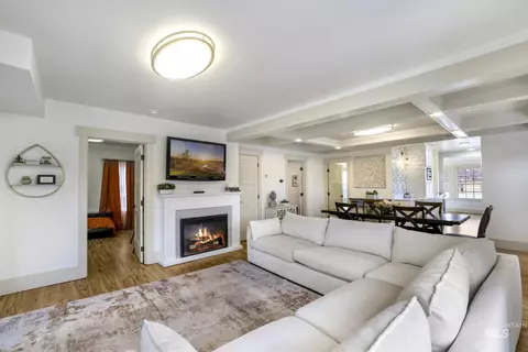 Living - 661 2nd Ave N, Twin Falls, ID 83301 photo 3 of 3