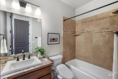Bath - 3365 Willow Way, Twin Falls, ID 83301 photo 5 of 7