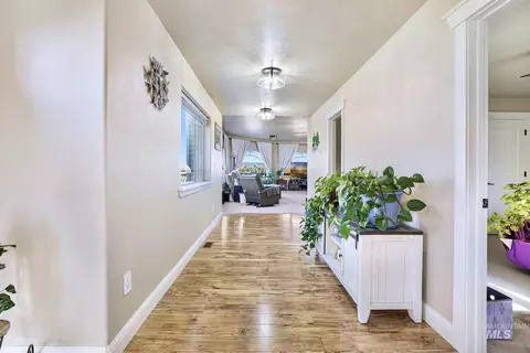 Entry Way - 560 Riverview Dr, Gooding, ID 83330 photo 1 of 3