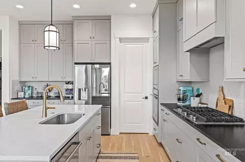 Kitchen - 6419 W Piaffe St, Eagle, ID 83616 photo 6 of 6