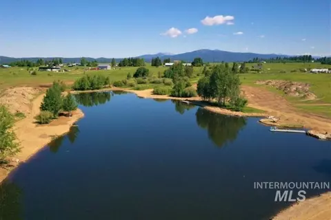 77 Sunbridge Dr, Mccall, ID 83638 photo 3