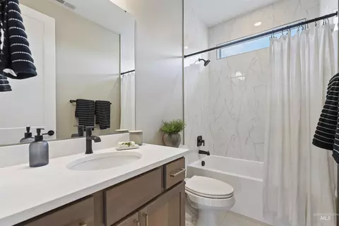 Bath - 5796 W Oxton St, Eagle, ID 83616 photo 3 of 5