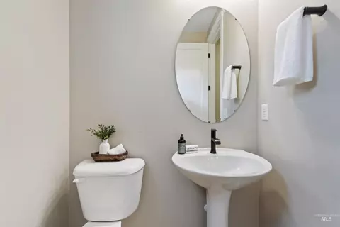 Bath - 5796 W Oxton St, Eagle, ID 83616 photo 5 of 5