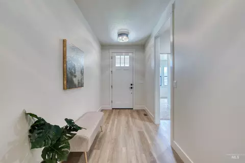 Entry Way - 856 N Nolina Ave, Eagle, ID 83616 photo 1 of 3