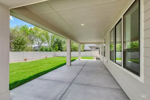 Exterior - 856 N Nolina Ave, Eagle, ID 83616 photo 7 of 9