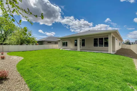 Exterior - 856 N Nolina Ave, Eagle, ID 83616 photo 6 of 9