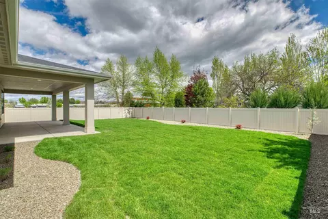 Exterior - 856 N Nolina Ave, Eagle, ID 83616 photo 3 of 9