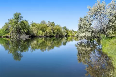 11887 W Pinewood River Ln, Star, ID 83669