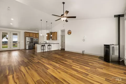 Living - 26938 Breakaway Ln, Caldwell, ID 83607 photo 4 of 4